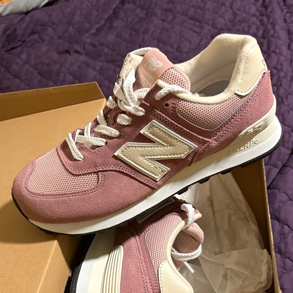 New Balance Women's Rose Sneakers